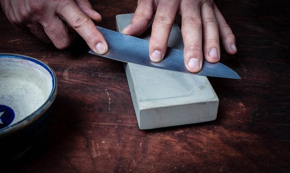 Knife sharpening by hand - Artisan Knives